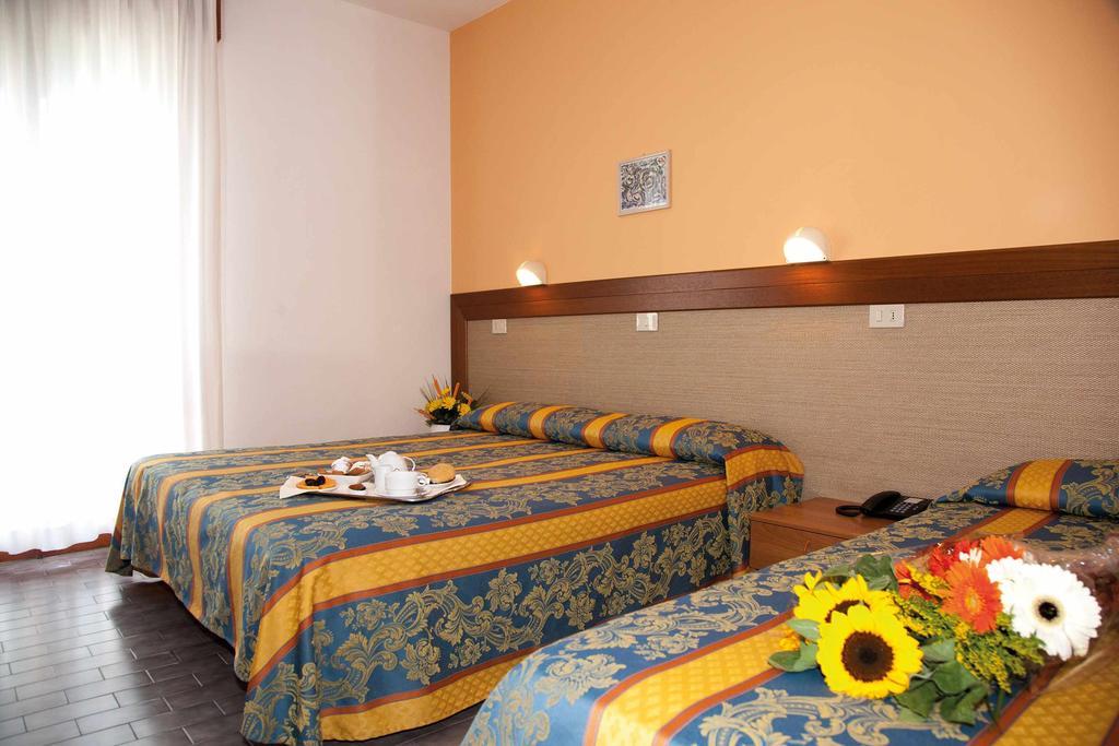 Hotel Bettina Lido di Jesolo Dış mekan fotoğraf